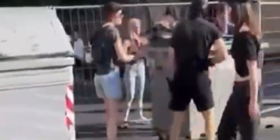 Blokaderi iz Zemuna pokazali su pravo lice bez imalo stida i odgovornosti, postavili su improvizovane ograde, gume i kontejnere na glavnoj saobraćajnici, potpuno zaustavivši saobraćaj i onemogućivši normalan život građana!