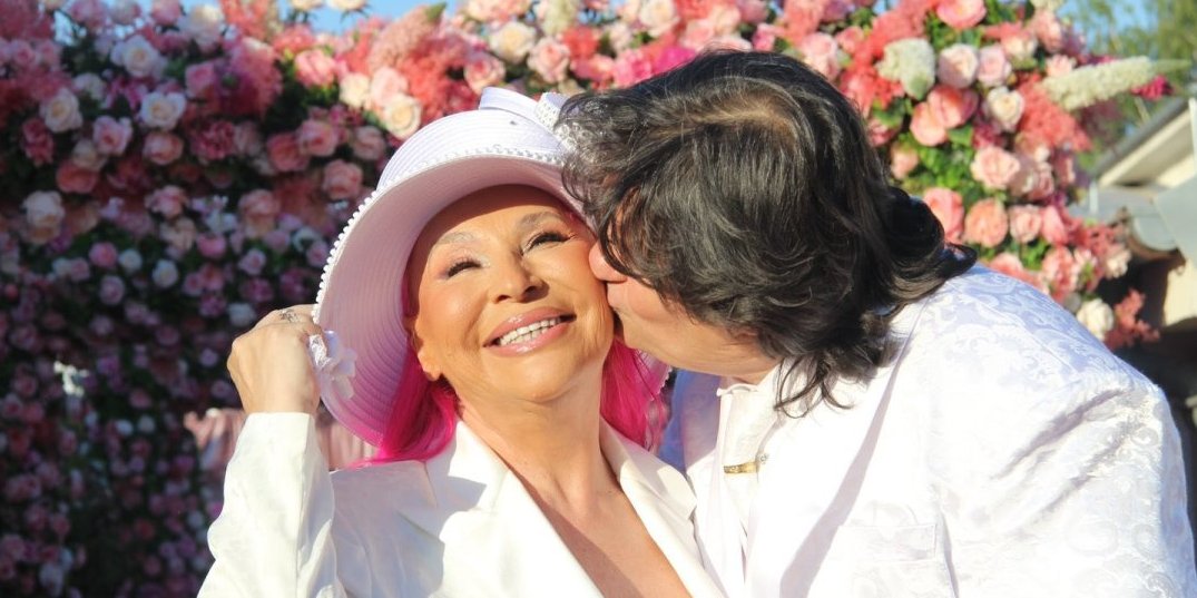 Unuka Zorice Brunclik zaradila hiljade evra: Gosti je obasipali novcem na samom ulazu u vilu