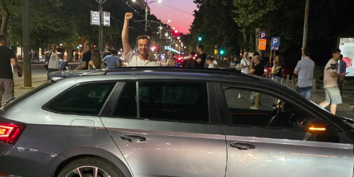 Glavni NATO lobista predvodi blokadu Beograda (FOTO)