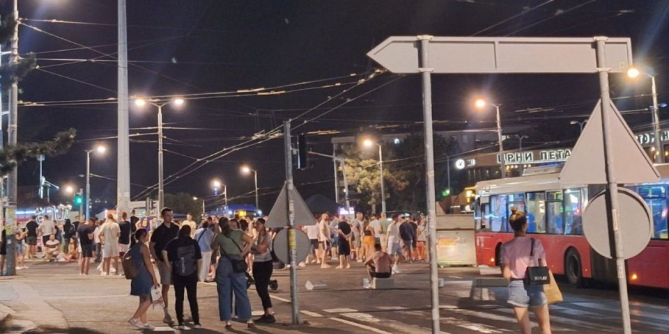 Studenti iz Ankare na protestu u Beogradu: Blokaderi dovode Turke da prave nered