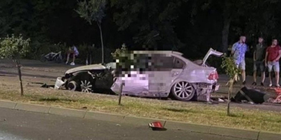 Vozača iz BMW izvlačili vatrogasci: Teška nesreća u Kruševcu