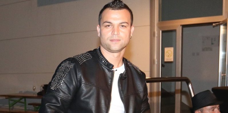 Pevač se hvalio nekretninama, komšije ga raskrinkale: "Mi za te tri kuće ne znamo"