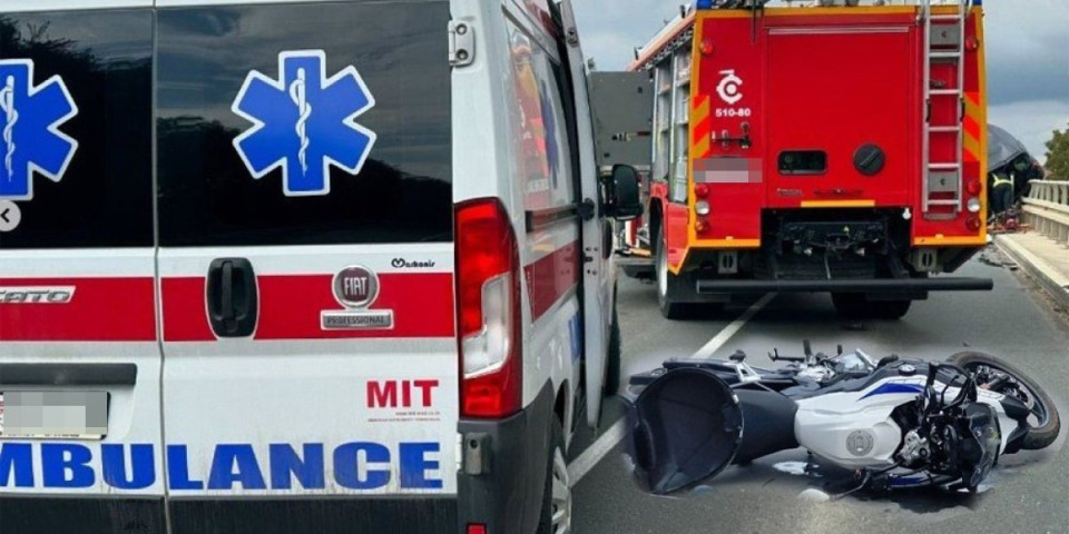 Užasne scene u Pećincima: Zakucao se u motor i ubio motociklistu, kola u plamenu (VIDEO)