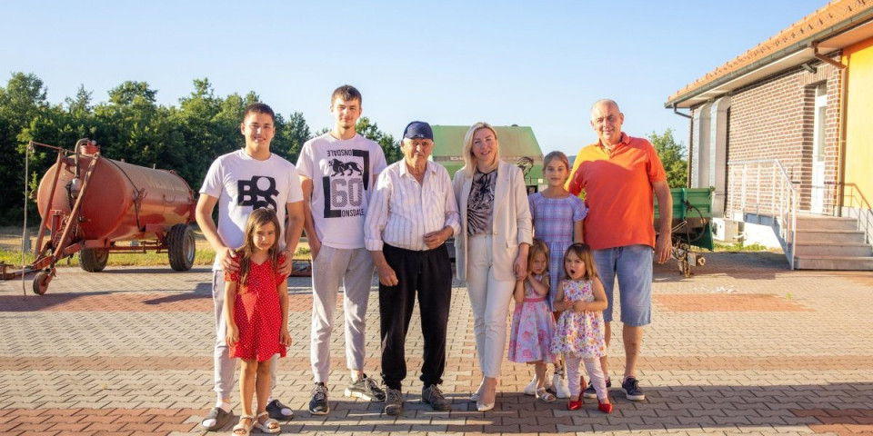 Stanići sa jedanaestoro dece došli iz Rusije u Srbiju: "Naša deca ostaju ovde, želimo da odrastaju sigurno i slobodno"