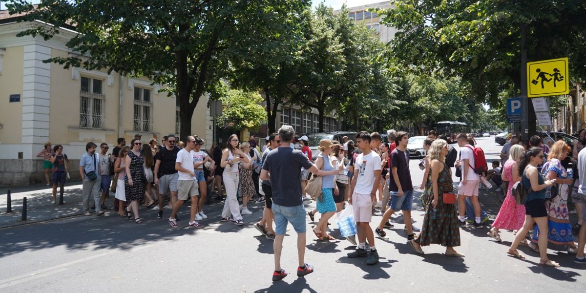 Antisrpski ološ! Blokaderi sa Pravnog objavili skandalozan post, pa ga brže bolje obrisali kad se digao narod na noge! (FOTO)