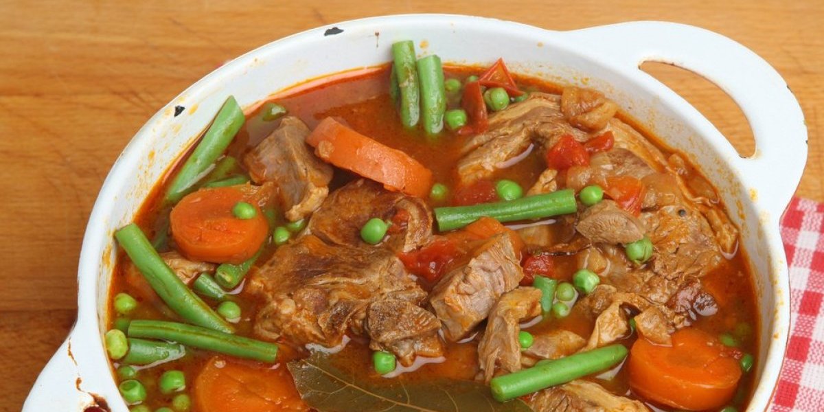 Ideja za letnji ručak: Slasna domaća boranija sa mesom (FOTO)