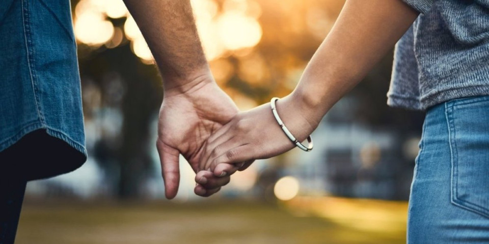 Da li je vreme za prvo seksualno iskustvo? Mini vodič kroz važnu životnu odluku