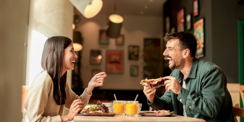 Zaboravite na stereotipe: Zašto je izlaženje u 40. godinama sjajno