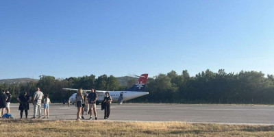 U trenutku dojave o bombi u avionu Er Srbije koji je leteo za Tivat, našla se i novinarka Zvezdana Jevtić sa maloletnim sinom.