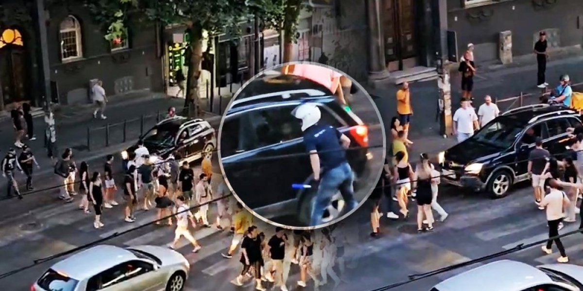 Jezivo blokadersko nasilje! Nasrću na ljude u nevolji, koji voze najmilije u bolnicu - zaleću se na automobile i pljuju! (VIDEO)