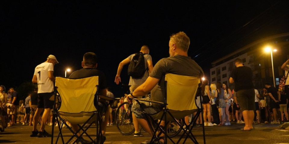 Užasavajuć snimak šokirao Srbiju: Blokaderi drogirani zombi drogom fentanil?! (VIDEO)