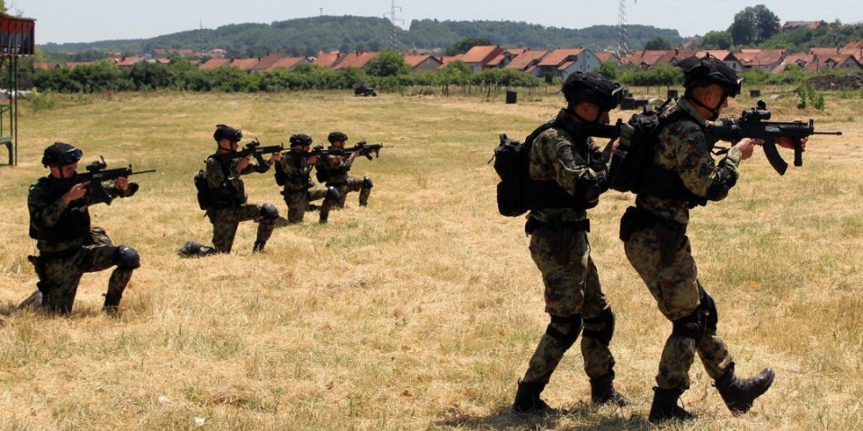 Stoj, ne mrdaj! Počela intenzivna obuka profesionalnih vojnika Vojne policije (FOTO)