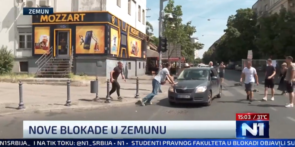 Horor u Zemunu: Blokaderi linčovali vozača i razlupali mu auto (VIDEO)