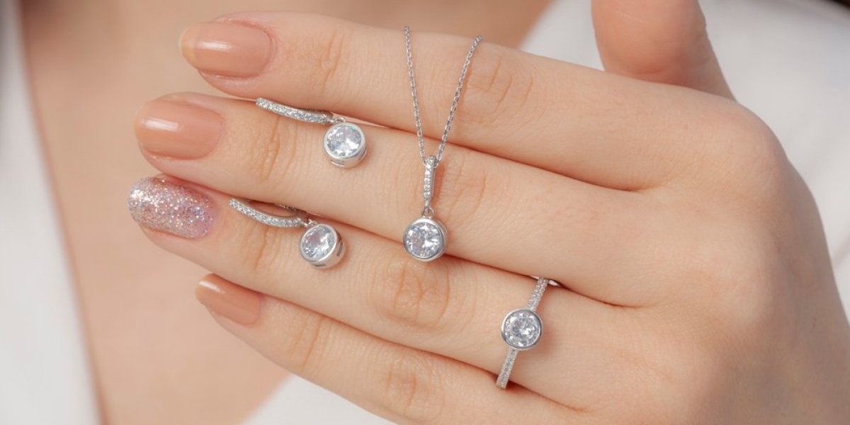 Potamneo vam je srebrni nakit? 3 jednostavna trika iz kuhinje da ponovo zablista