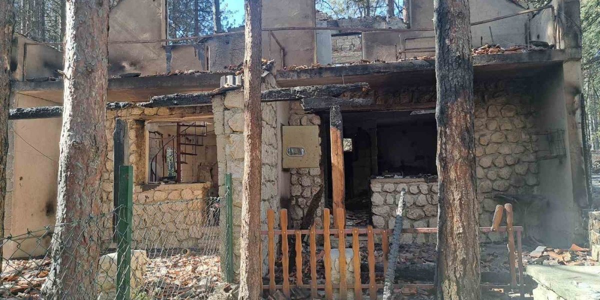 Ovako izgleda najlepše vikend naselje u Srbiji posle požara (VIDEO)