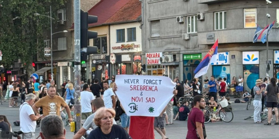 Sami se ofiraju! Ovo je blokaderska politika: Optužuju Srbiju za nepostojeći genocid u Srebrenici