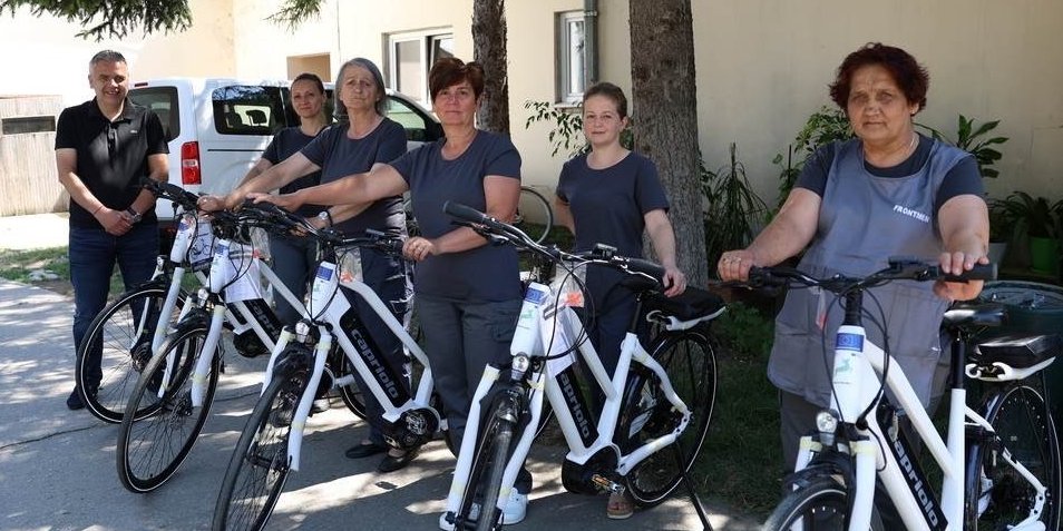 Pre su trčale kod pacijenta, sada će da "lete" : Geronto domaćice u Sečnju dobile poklon koji se ne odbija