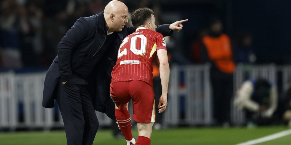 Njegovo ime je Diogo... Emotivan oproštaj Slota od Žote - Liverpul je zavijen u crno (FOTO)