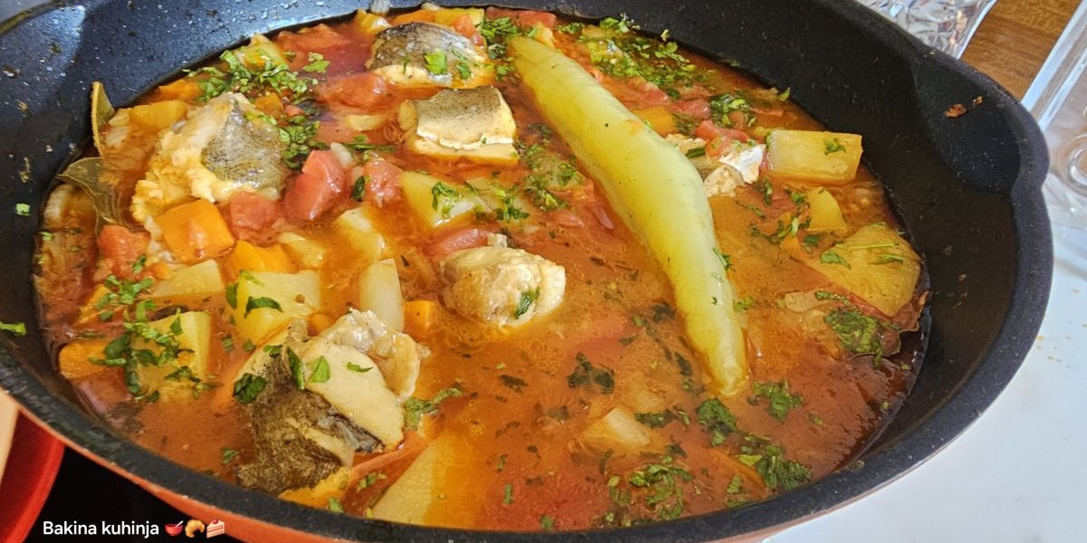 Najbolji recept za riblji paprikaš: Posni ručak za čitavu porodicu (VIDEO)