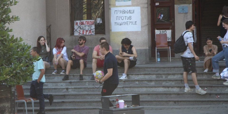Pakleni plan blokadera na Pravnom fakultetu: Hoće da vrbuju brucoše koji sutra polažu prijemni ispit