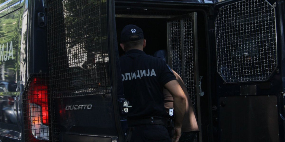 Policija uhapsila mladića (24) u Novom Sadu: Ukrao računarsku opremu, cigarete, mobilne telefone