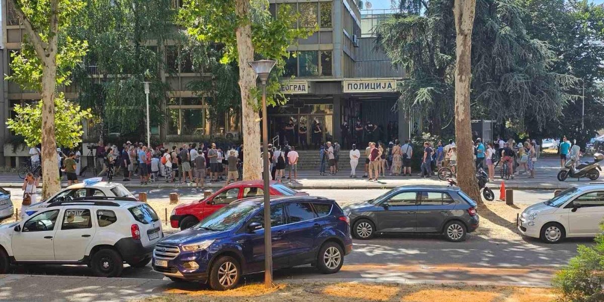 Epilog svih blokaderskih akcija: Sve se završi kuknjavom pred policijskom stanicom