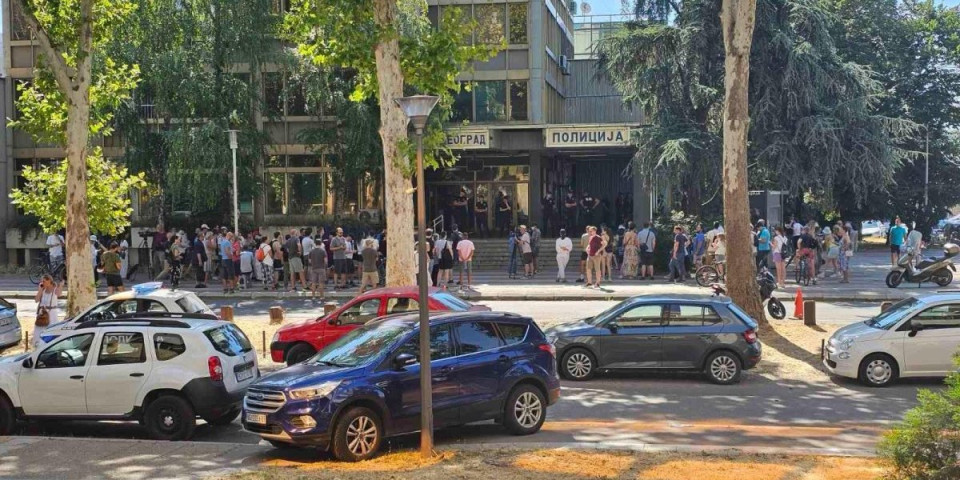 Epilog svih blokaderskih akcija: Sve se završi kuknjavom pred policijskom stanicom