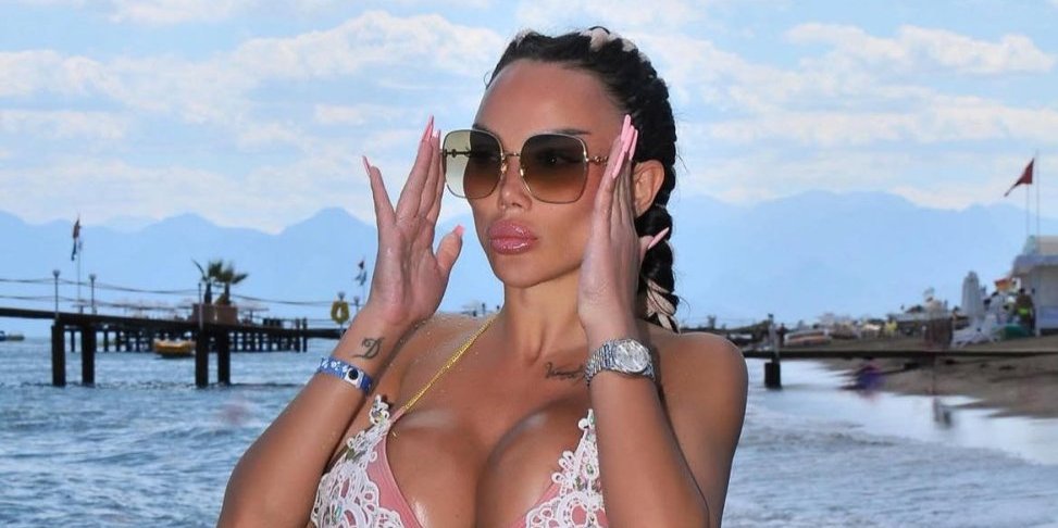 Bradavice samo sevaju: Tamara Đurić protresla silikone, sve na izvol'te (FOTO)