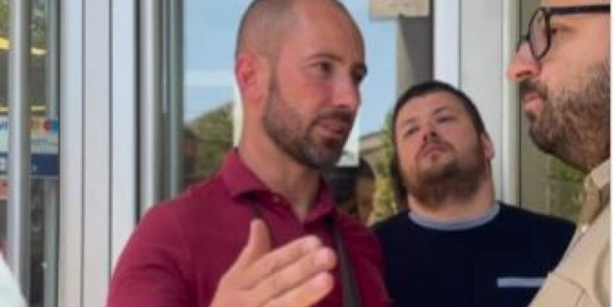 (VIDEO) Ovo je policajac! Blokaderi i Ponošev poslanik ga napali - on ih uništio argumentima