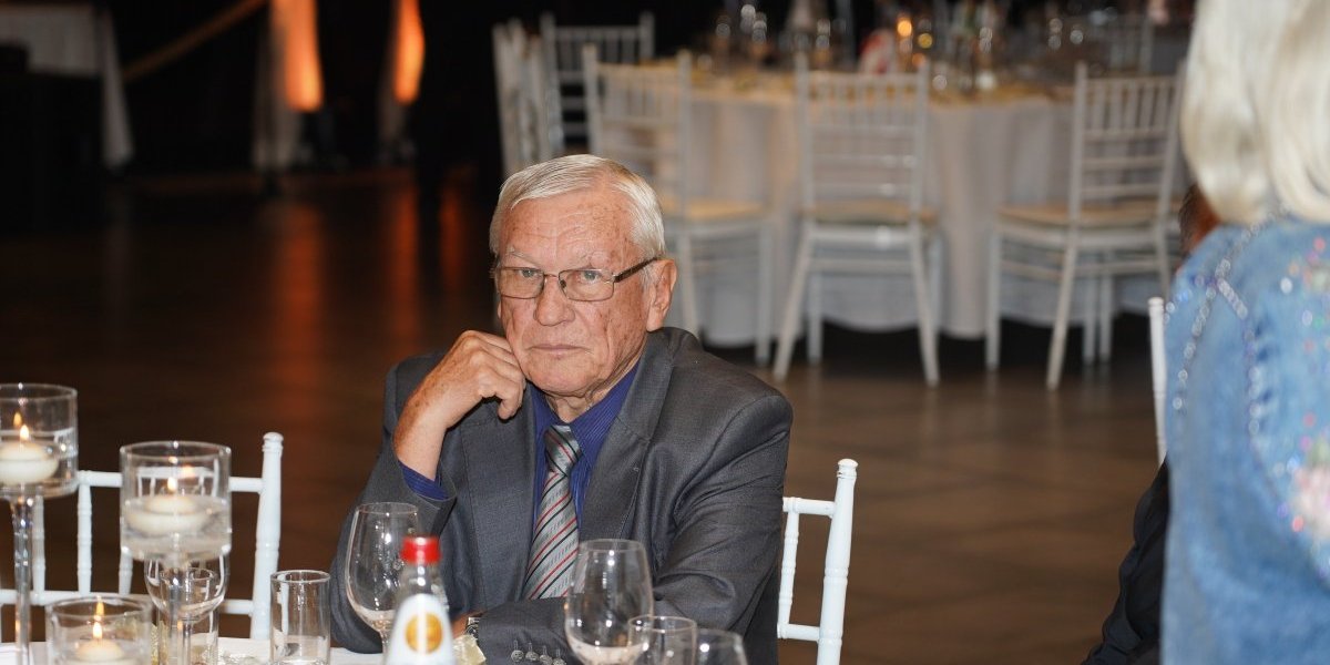 "Hteli su da me biju tarabom, rekao sam: 'Pucaću'!" Pevača na nastupu ponizili, opljačkali pa ganjali po ulici