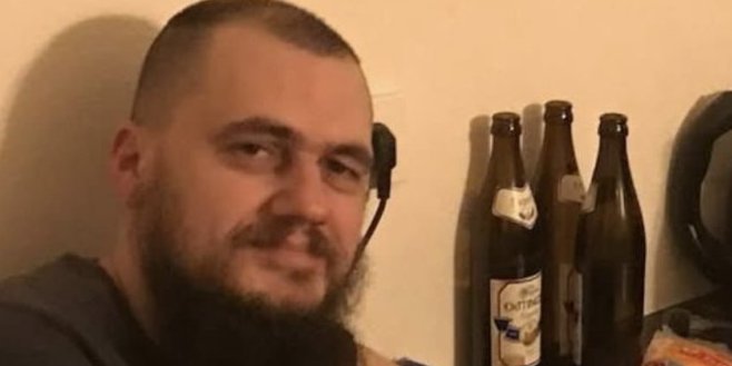 (FOTO) Osuđivani vođa navijača Gidra ponovo pravi haos: Razlupane prostorije SNS-a u Čačku