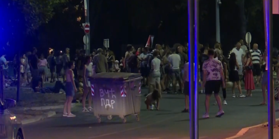 Blokaderi hoće i ovog nasilnika na slobodi: Prave skup podrške anesteziologu koji je tukao policiju motkom