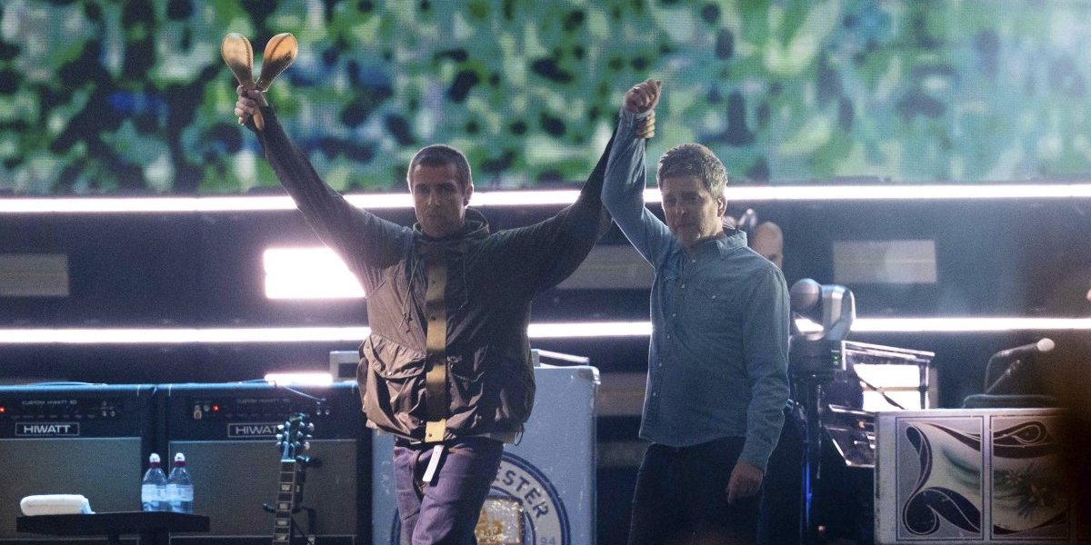 Braća Galager ponovo zajedno: Stadion u Kardifu goreo dok je "Oasis" tresao binu posle 16 godina (FOTO)