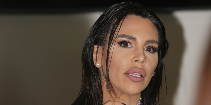 Bačen suzavac na nastupu Kaje Ostojić: Pevačica optužila žestokog momka