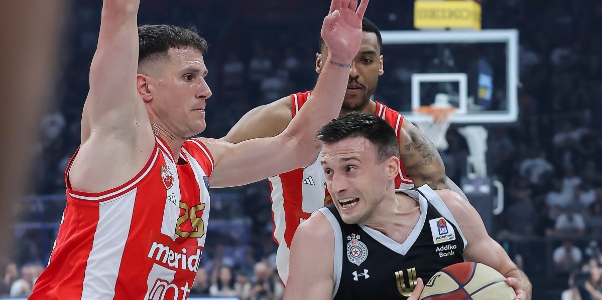 Aleksa iz kafane poručio: Gubiš kosu? Zovi Nedu, Nedović zna sve (VIDEO)