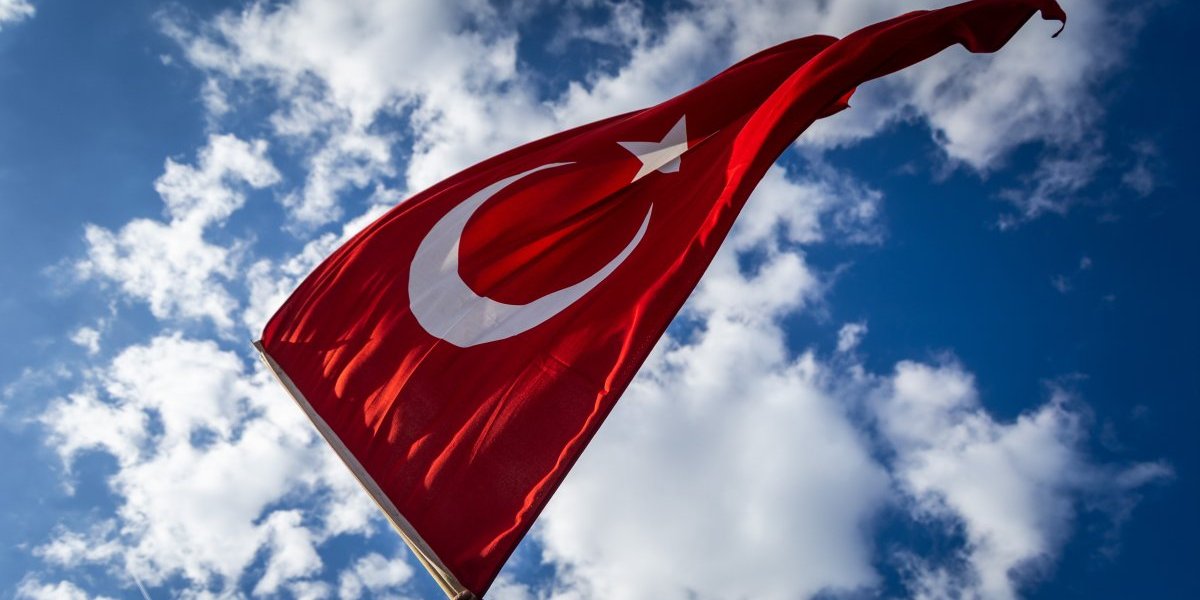 Klimatski šok u Turskoj! Vreli talas na jugu, sneg na severu (VIDEO)