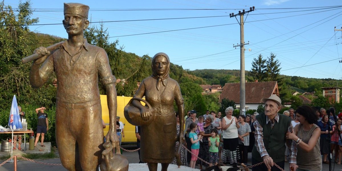 Ova neobična fotografija privukla je veliku pažnju: Kad vidite šta se krije iza nje još više će vam se dopasti