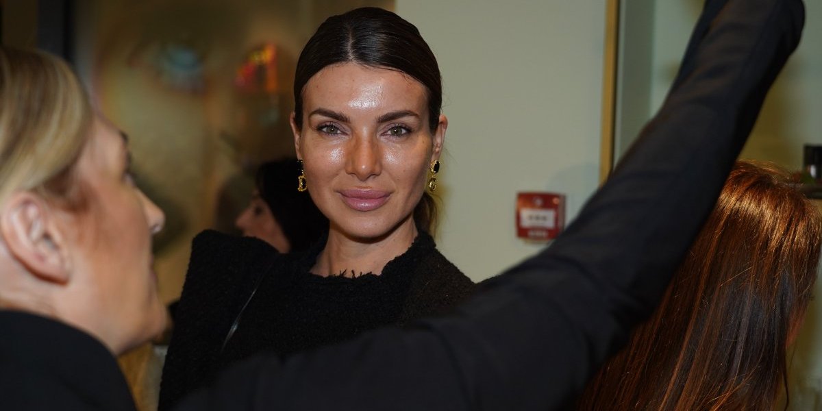 Bivša žena Duška Šarića mami uzdahe: Pozirala zavodljivo, grudi i noge u prvom planu (FOTO)