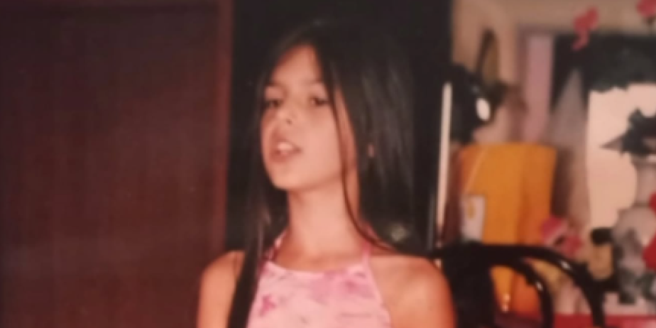 Važi za najskandalozniju učesnicu rijalitija - Da li prepoznajete devojčicu sa fotografije?