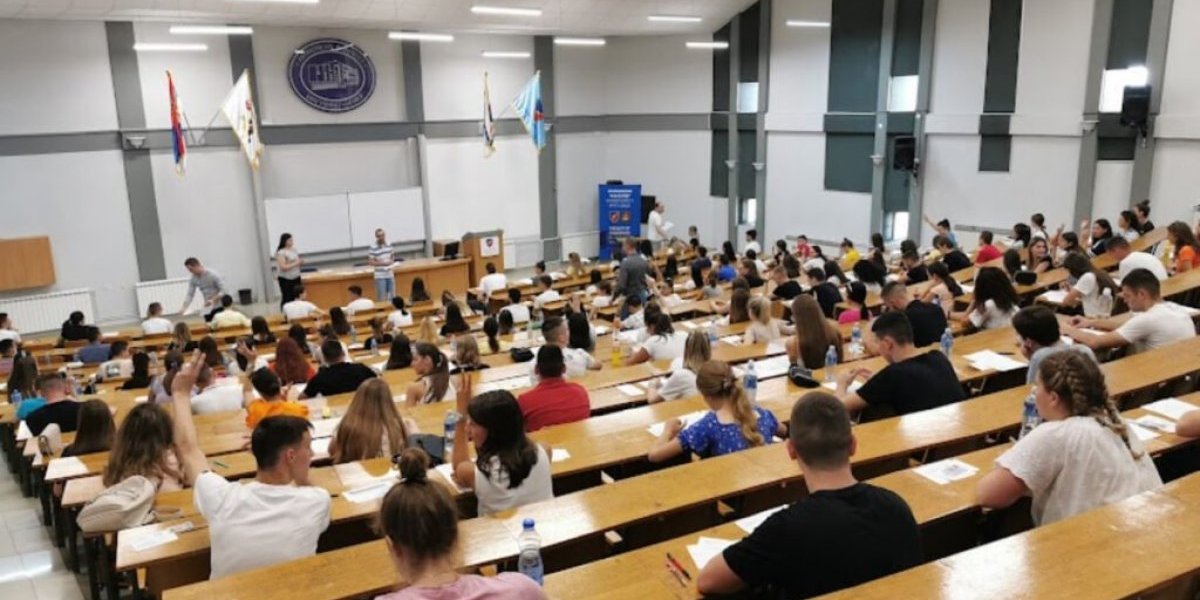 Ekonomski fakultet u Kragujevcu:  Više od stotinu studenata danas na kolokvijumu