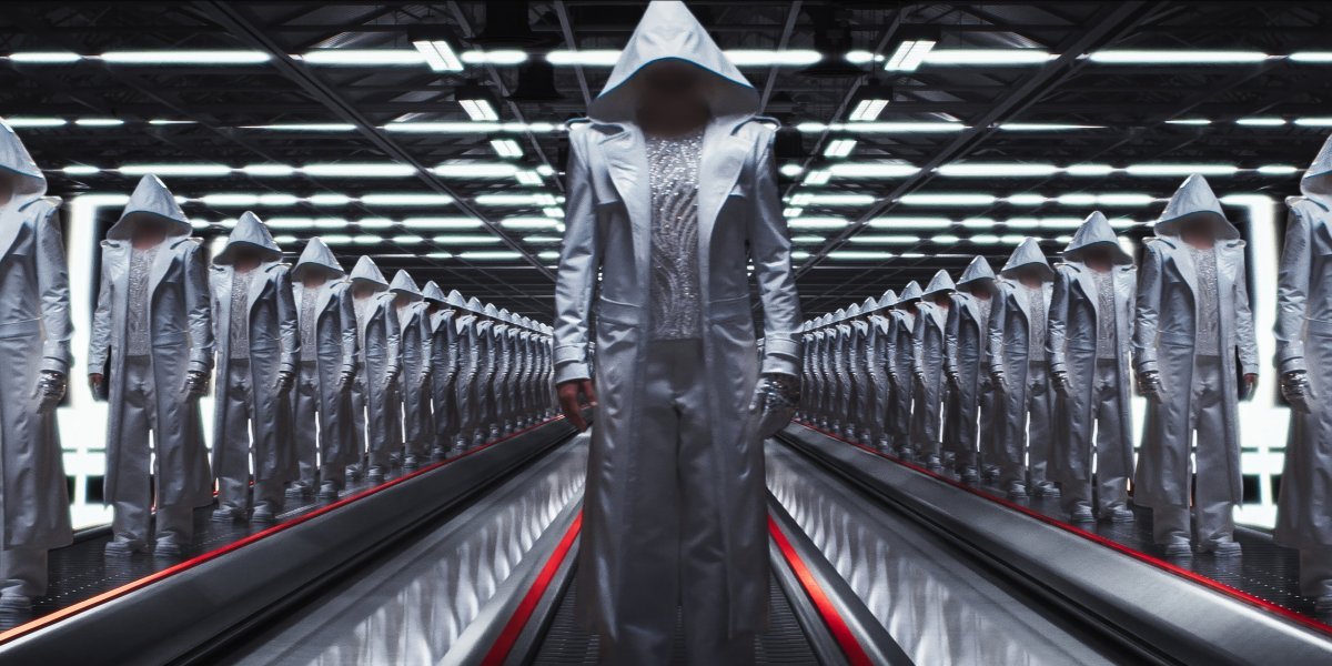 Svi se pitaju ko je misteriozni pevač? Saradnici potpisali ugovore, o detaljima svi ćute (FOTO)