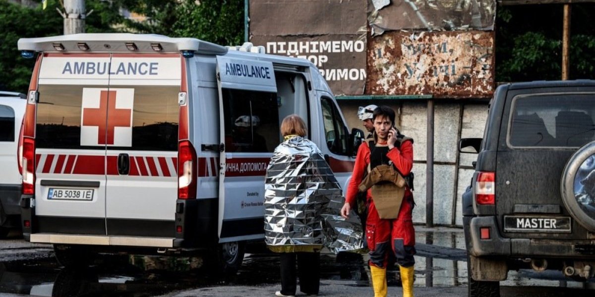 Stravična nesreća u Ukrajini: Prevrnuo se autobus, jedan osoba poginula, 17 povređeno (FOTO)