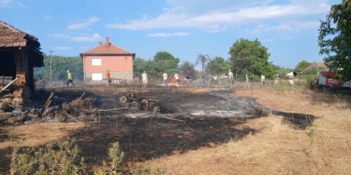 Meštani gase vatru