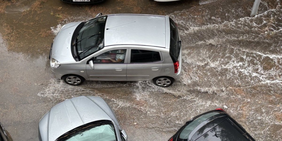 (VIDEO) Stigla ih OLUJA! Splitom odjekuju sirene