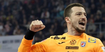 Srbija obsoja predvajanje ustaških pesmi pred koncertom Thompsona v Sinju