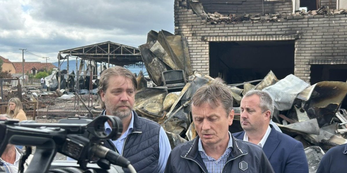 U vatrenoj stihiji ostali bez svega, al ne i bez državne pomoći! U Kragujevcu počela isplata sredstava za obnovu oštećenih kuća!