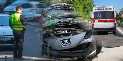 Maloletnik (13) iz Bijelog Polja povredio je više osoba u saobraćajnoj nezgodi u Ravnoj Rijeci, upravljajući motornim vozilom. Nakon nezgode, više članova jedne porodice hitno je transportovano u bjelopoljsku bolnicu.