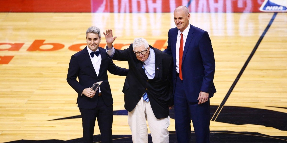 Amerika zavijena u crno - Umro legendarni NBA trener