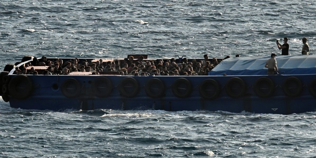 Opšta mobiliziacija u Grčkoj: Više od 500 migranata upalo kod Atine – stižu talasi iz Libije (FOTO)