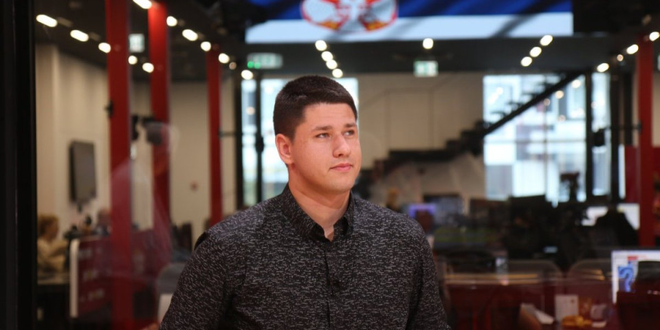 Dok su plenumaši štedeli, Miloš s kolegama uplatio terapiju: Teško bolesnom studentu stigla pomoć od 520.000! (FOTO)